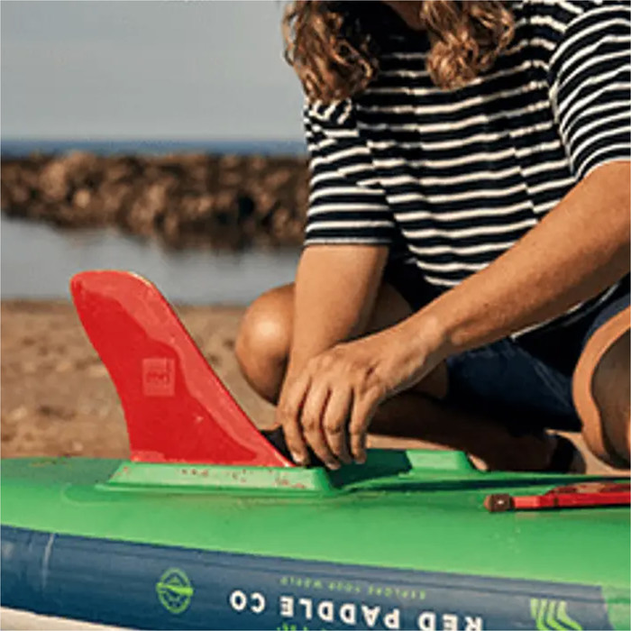 2024 Red Paddle Co 13'2 Voyager Plus Stand Up Paddle Board, Tasche, Paddel, Pumpe & Leine - Hybrid Tough Package